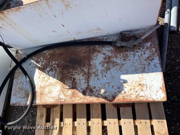 image for item MD9557 Weatherguard  L-shaped auxiliary fuel tank