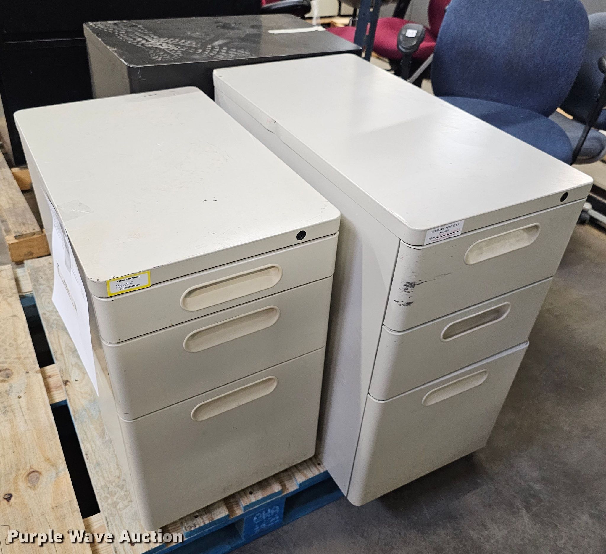 Furniture in Topeka, KS Item KS9505 sold Purple Wave