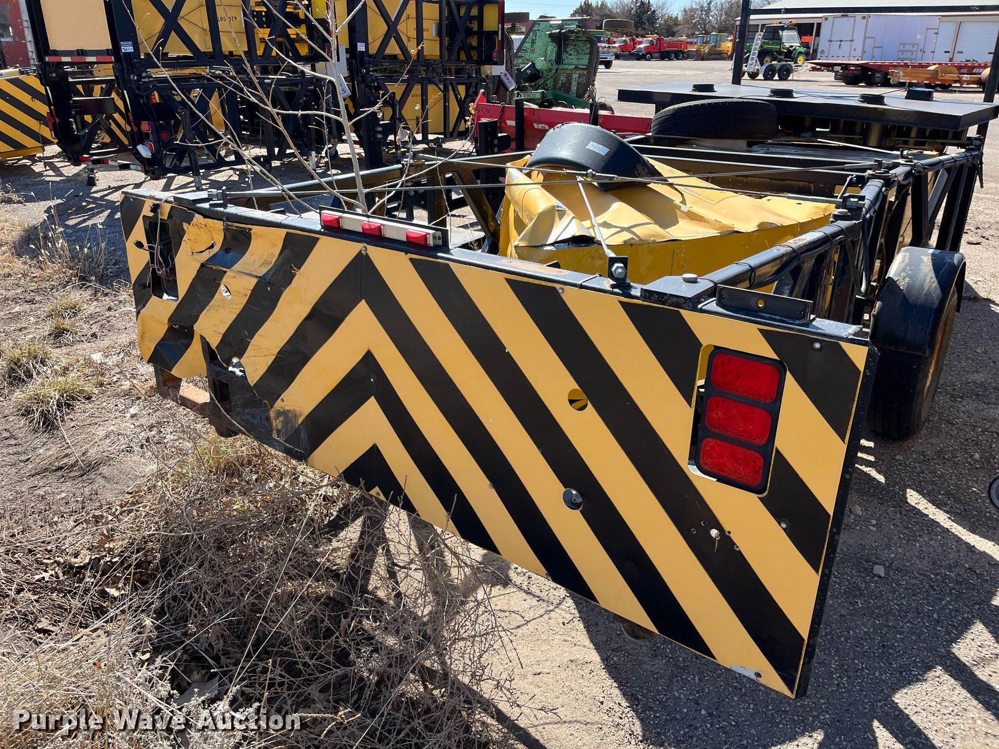 2012 Trinity SafeStop TMA9000 crash attenuator trailer in Hutchinson