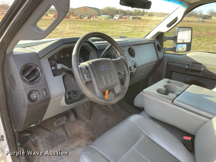 image for item DP3055 2012 Ford F250 Super Duty  SuperCab flatbed pickup truck