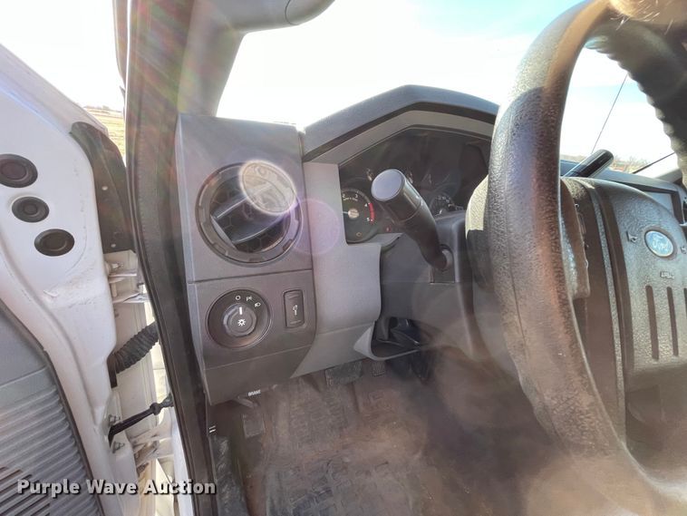 image for item DP3055 2012 Ford F250 Super Duty  SuperCab flatbed pickup truck