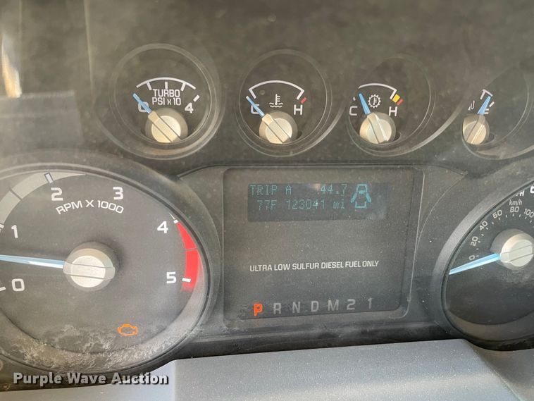 image for item DP3055 2012 Ford F250 Super Duty  SuperCab flatbed pickup truck