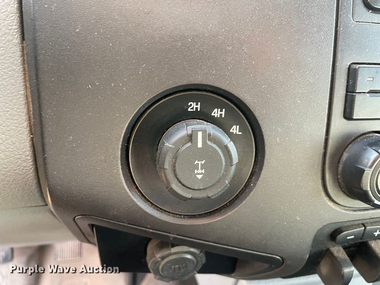 image for item DP3055 2012 Ford F250 Super Duty  SuperCab flatbed pickup truck