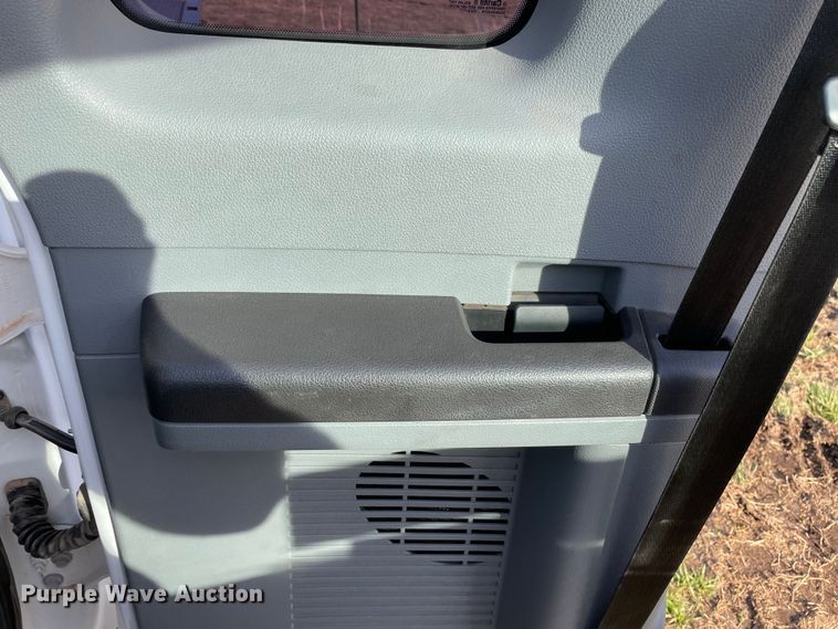 image for item DP3055 2012 Ford F250 Super Duty  SuperCab flatbed pickup truck