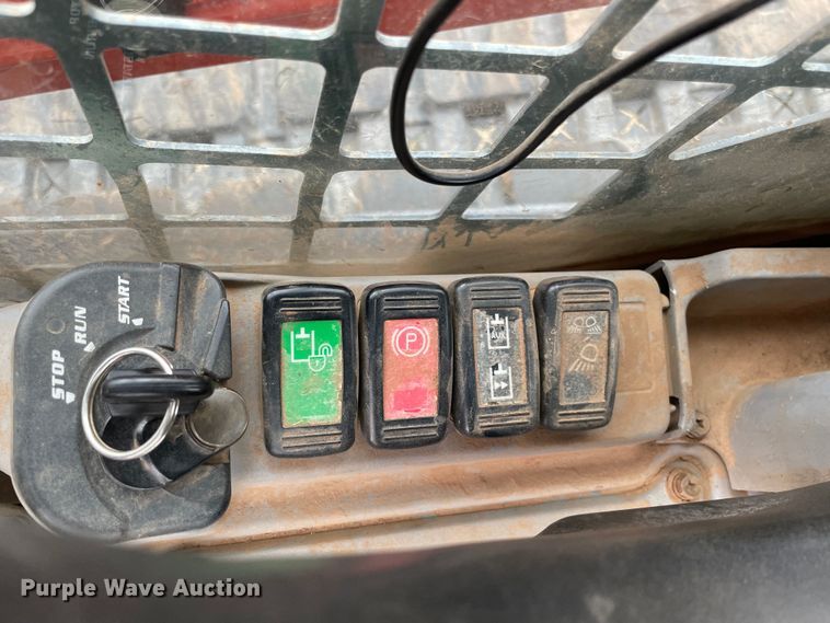 image for item DP3070 2015 Kubota SVL90-2  tracked skid steer loader