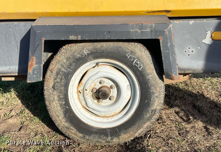 image for item DQ5711 2002 Kaeser M52  air compressor