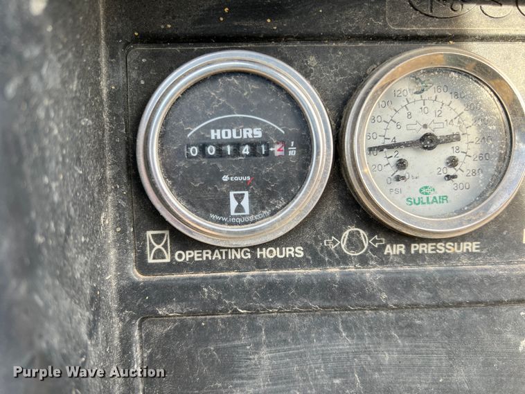 image for item DQ5712 Sullair 185  air compressor