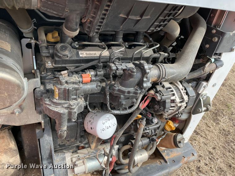 image for item DQ5713 2021 Bobcat T450  tracked skid steer loader