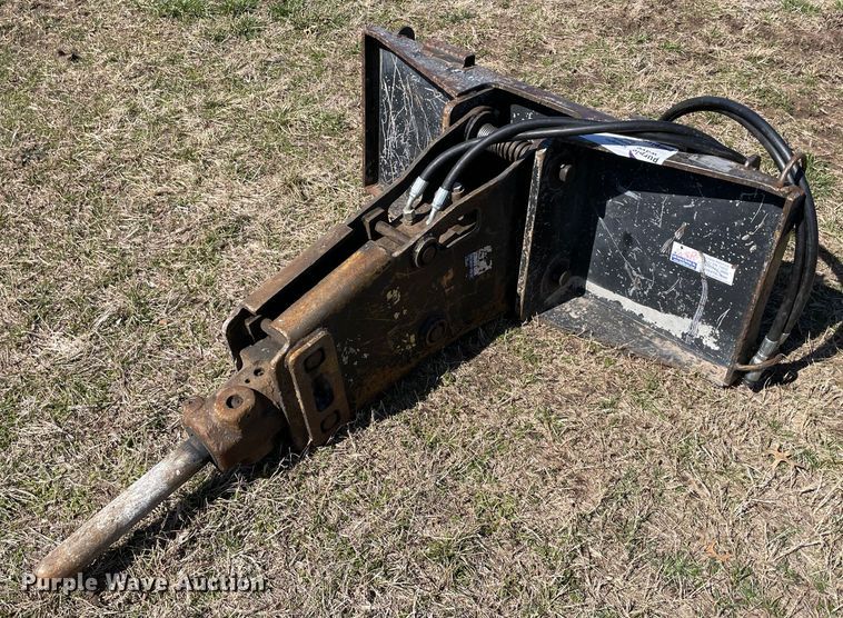 image for item DQ5714 Skid steer breaker