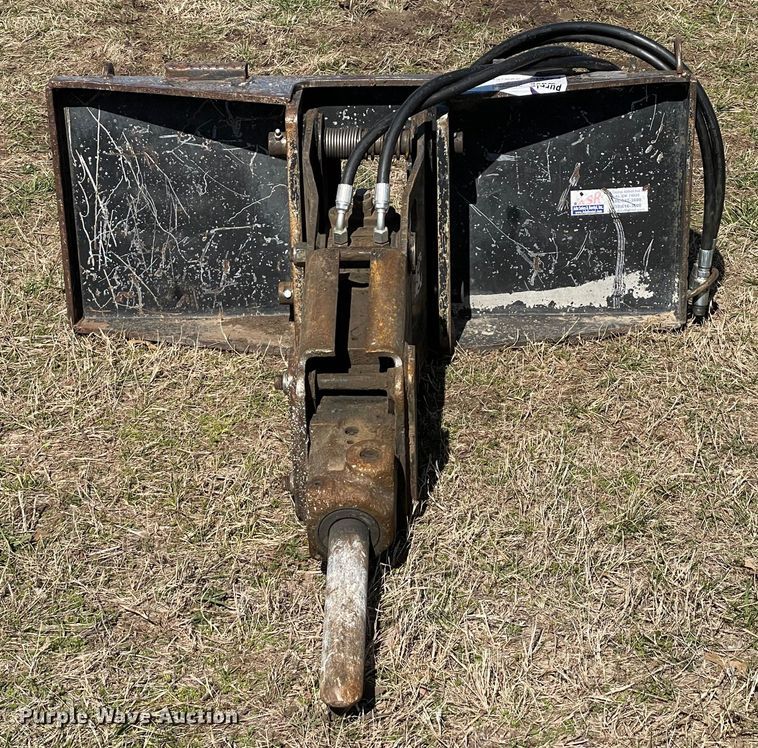 image for item DQ5714 Skid steer breaker