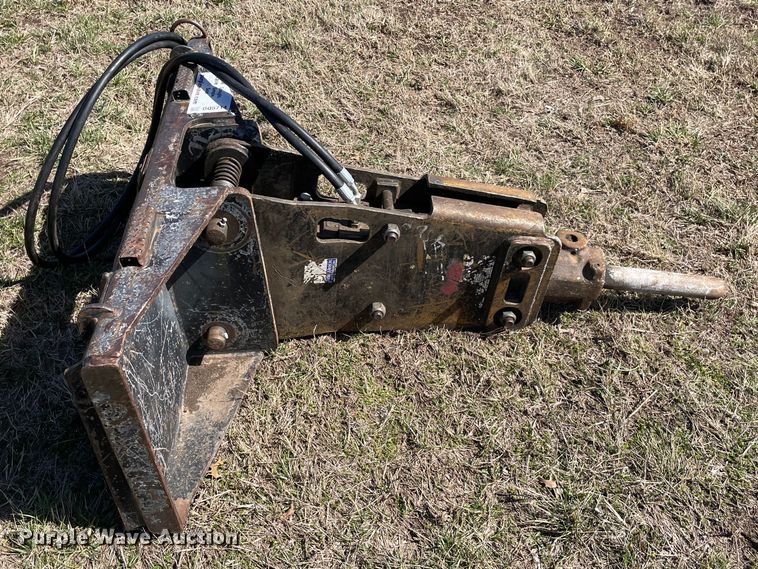 image for item DQ5714 Skid steer breaker