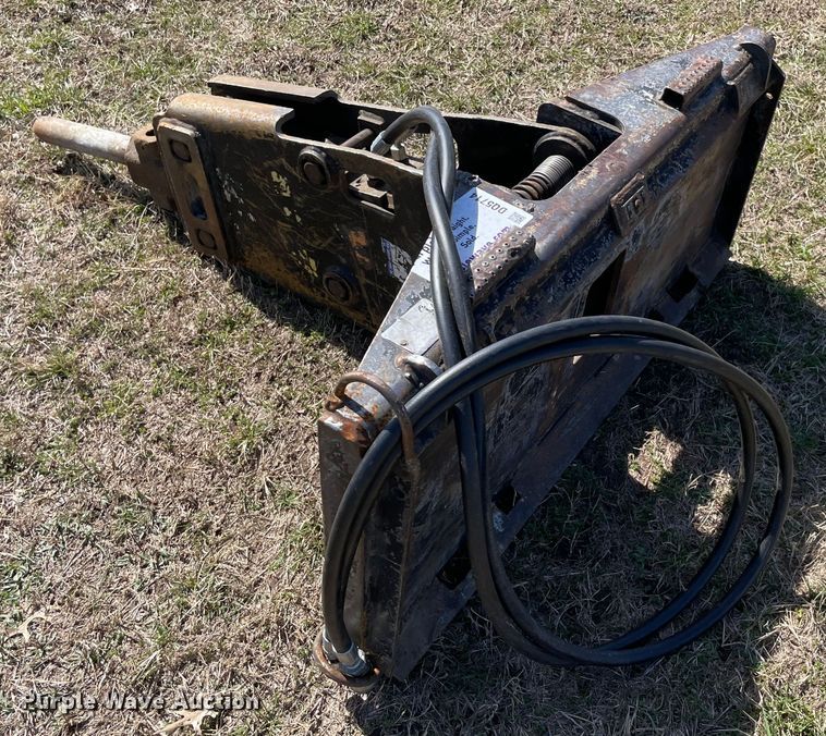 image for item DQ5714 Skid steer breaker