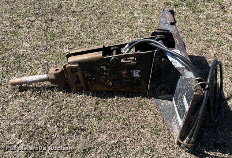 image for item DQ5714 Skid steer breaker