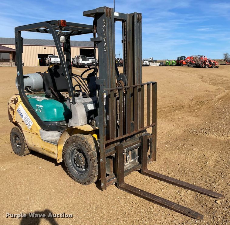 image for item DQ5715 2006 Komatsu EG25T-16  forklift