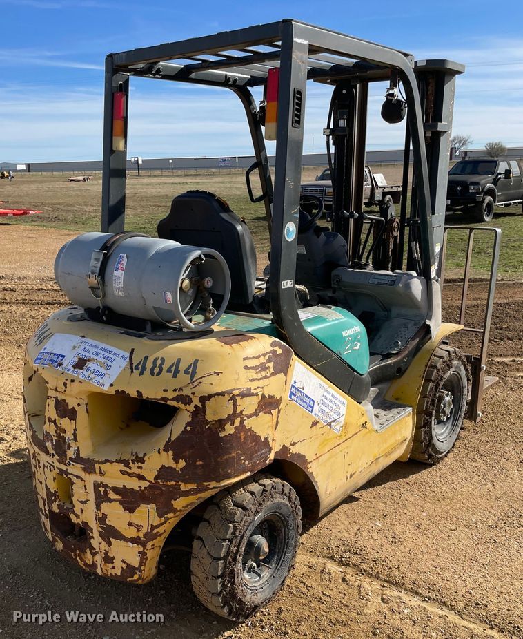 image for item DQ5715 2006 Komatsu EG25T-16  forklift