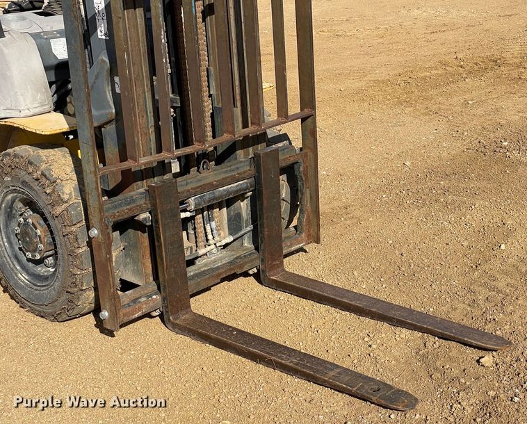 image for item DQ5715 2006 Komatsu EG25T-16  forklift