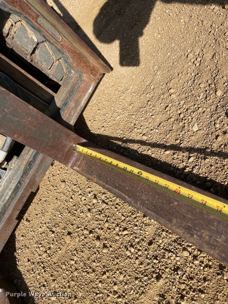 image for item DQ5715 2006 Komatsu EG25T-16  forklift