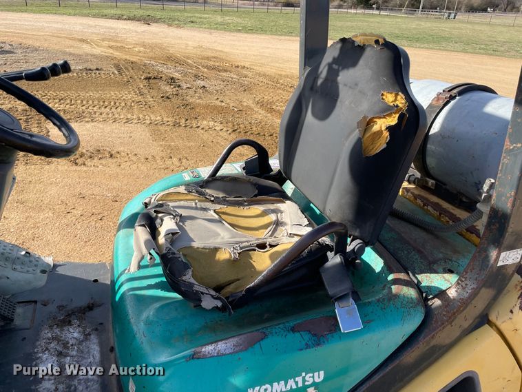 image for item DQ5715 2006 Komatsu EG25T-16  forklift