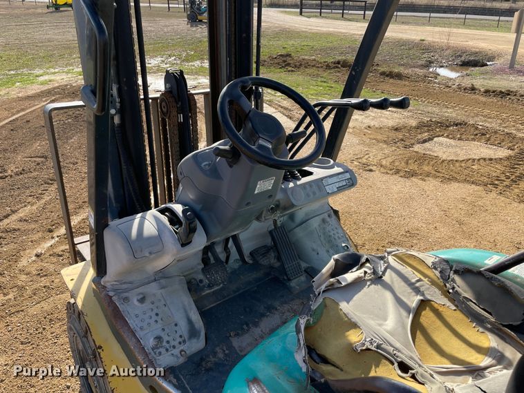 image for item DQ5715 2006 Komatsu EG25T-16  forklift