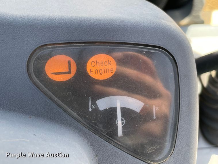 image for item DQ5715 2006 Komatsu EG25T-16  forklift