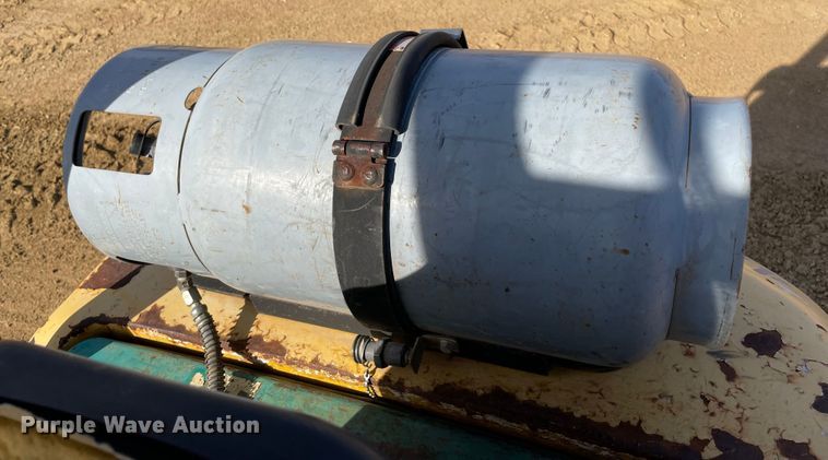 image for item DQ5715 2006 Komatsu EG25T-16  forklift