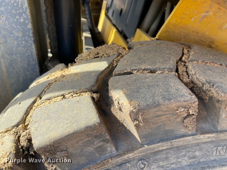 image for item DQ5715 2006 Komatsu EG25T-16  forklift