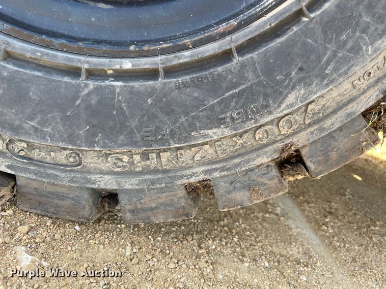 image for item DQ5715 2006 Komatsu EG25T-16  forklift