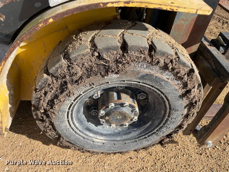 image for item DQ5715 2006 Komatsu EG25T-16  forklift