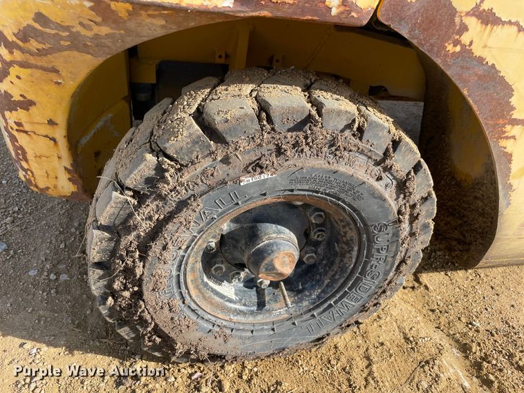 image for item DQ5715 2006 Komatsu EG25T-16  forklift