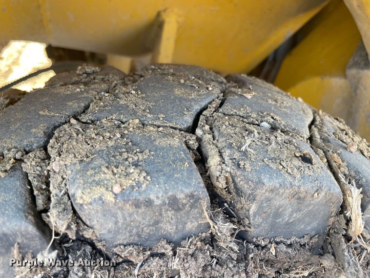 image for item DQ5715 2006 Komatsu EG25T-16  forklift