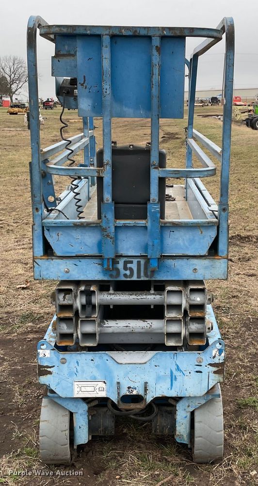 image for item DQ5716 Genie GS-2032  scissor lift