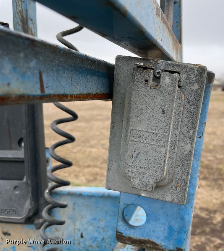 image for item DQ5716 Genie GS-2032  scissor lift