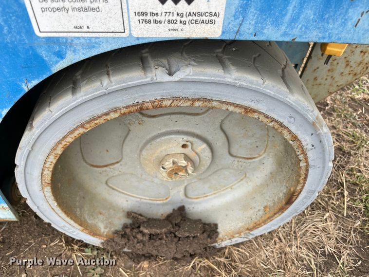 image for item DQ5716 Genie GS-2032  scissor lift