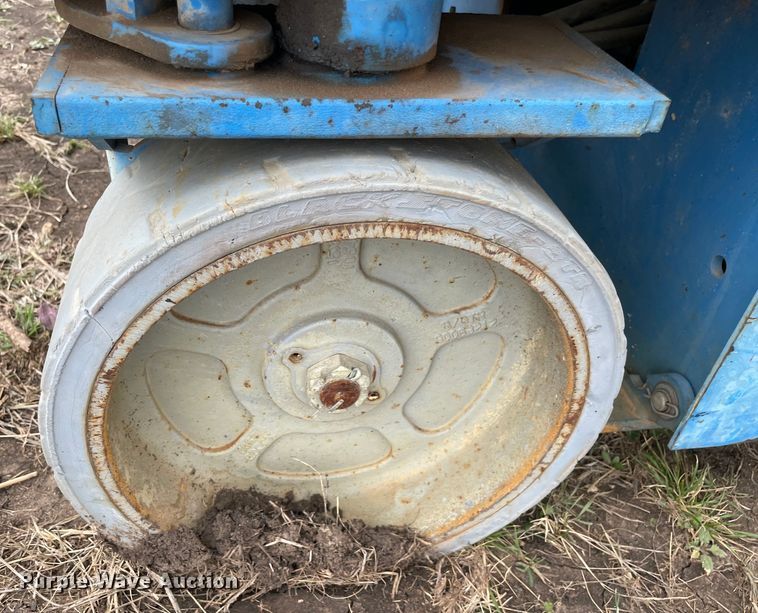 image for item DQ5716 Genie GS-2032  scissor lift