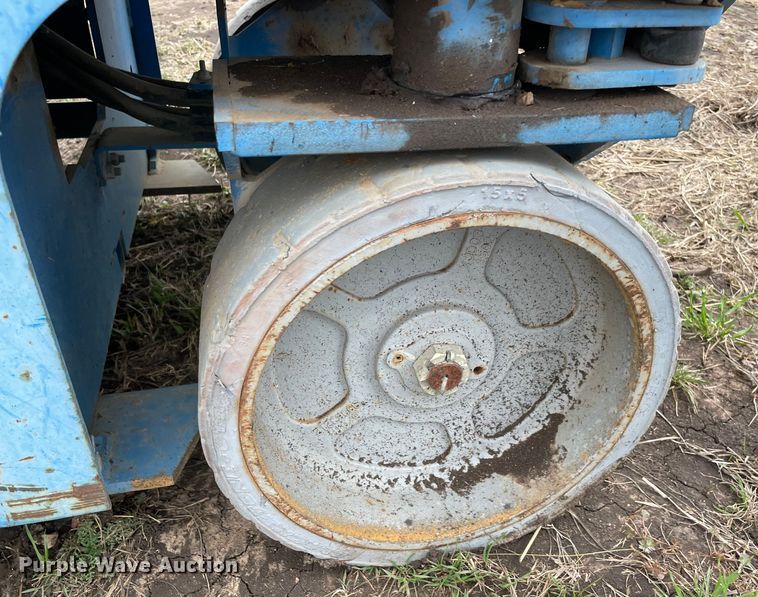 image for item DQ5716 Genie GS-2032  scissor lift