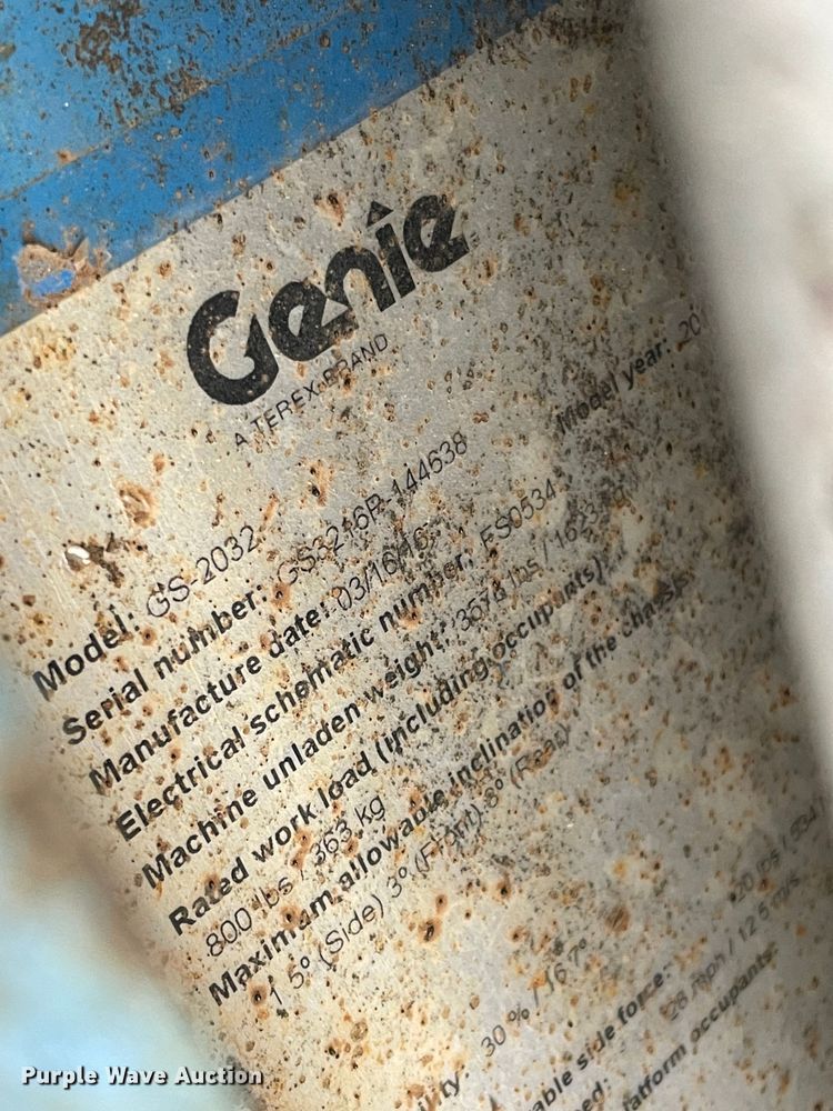 image for item DQ5716 Genie GS-2032  scissor lift
