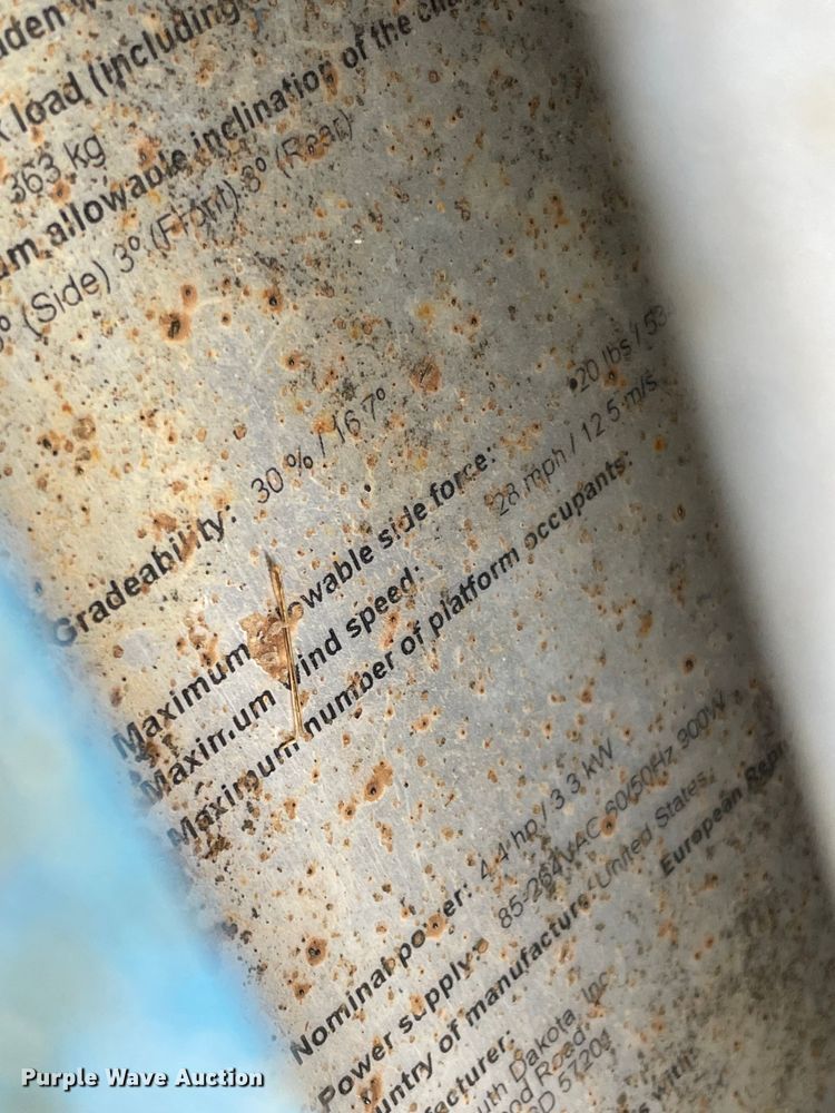 image for item DQ5716 Genie GS-2032  scissor lift