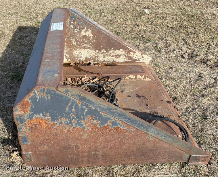 image for item DQ5717 5' W fork lift bucket