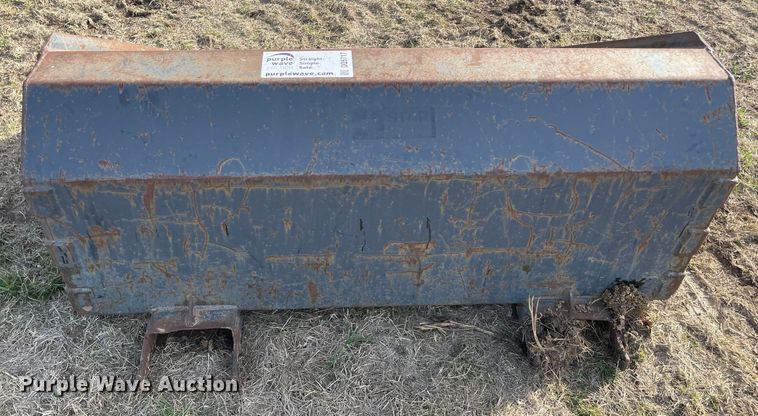 image for item DQ5717 5' W fork lift bucket