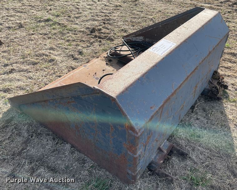 image for item DQ5717 5' W fork lift bucket