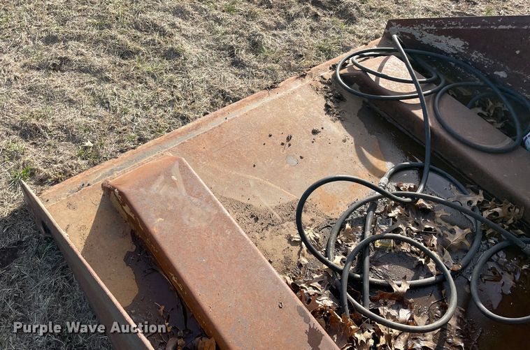 image for item DQ5717 5' W fork lift bucket