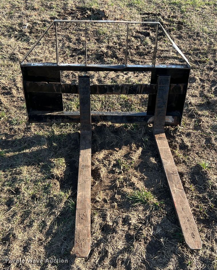 image for item DQ5718 Land Pride  42"L skid steer forks