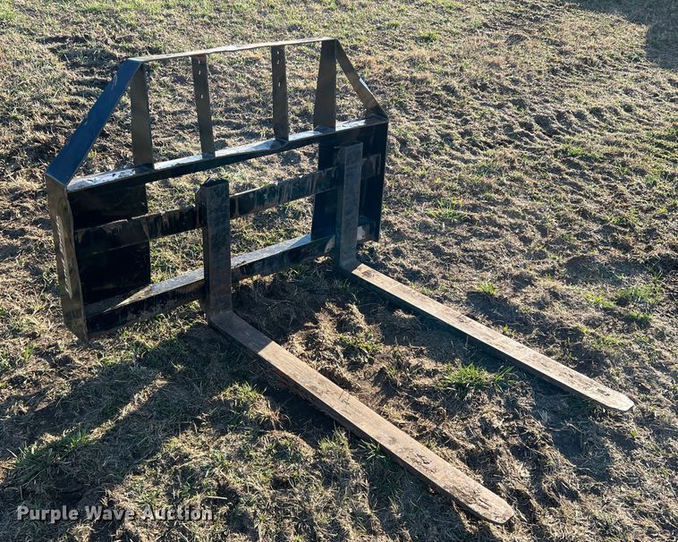 image for item DQ5718 Land Pride  42"L skid steer forks