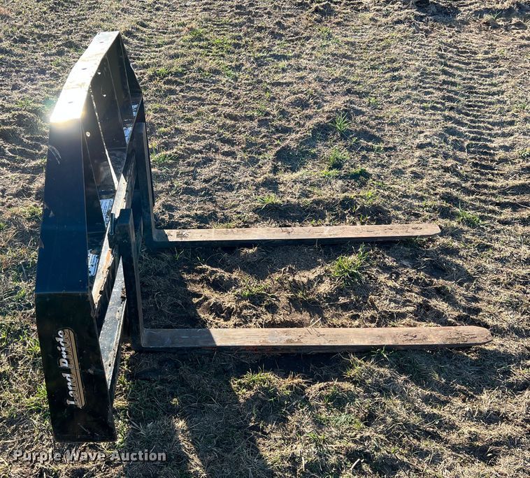 image for item DQ5718 Land Pride  42"L skid steer forks