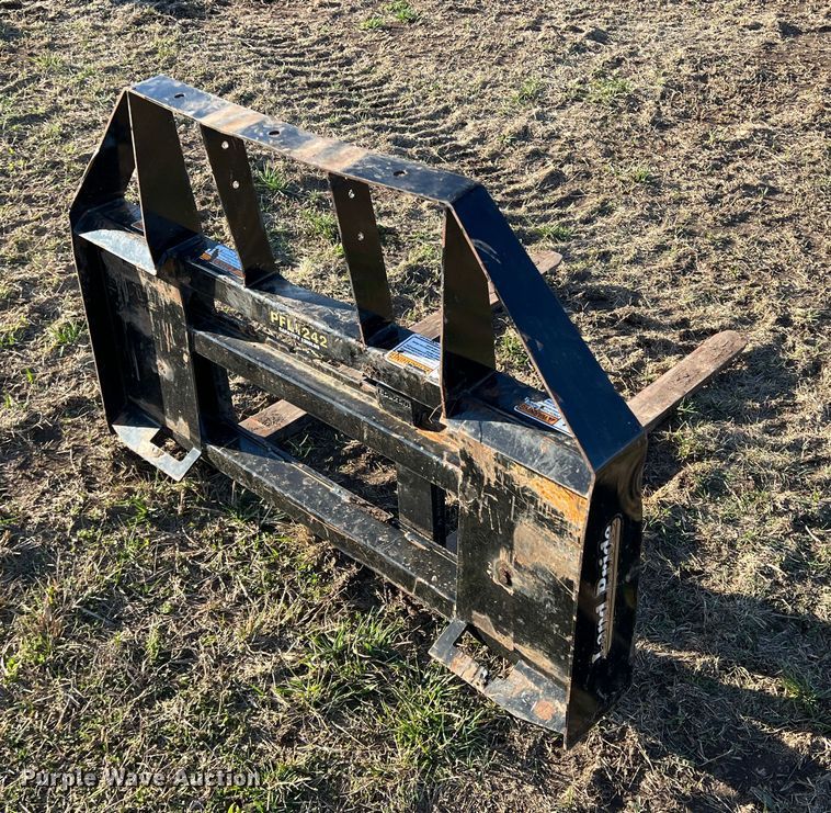 image for item DQ5718 Land Pride  42"L skid steer forks