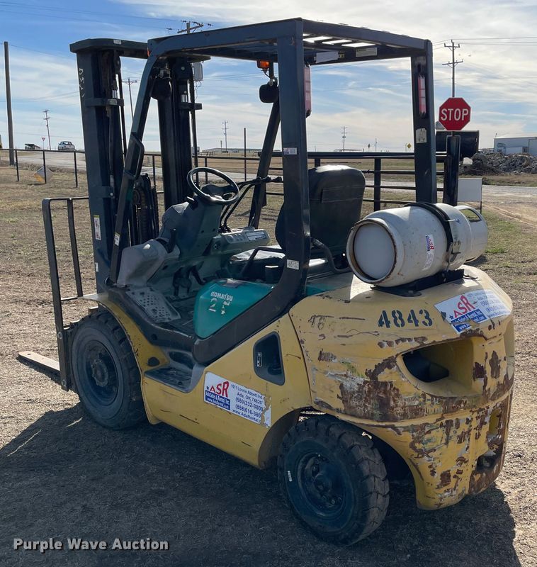 image for item DQ5719 2006 Komatsu FG25T-16  forklift