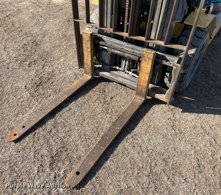 image for item DQ5719 2006 Komatsu FG25T-16  forklift