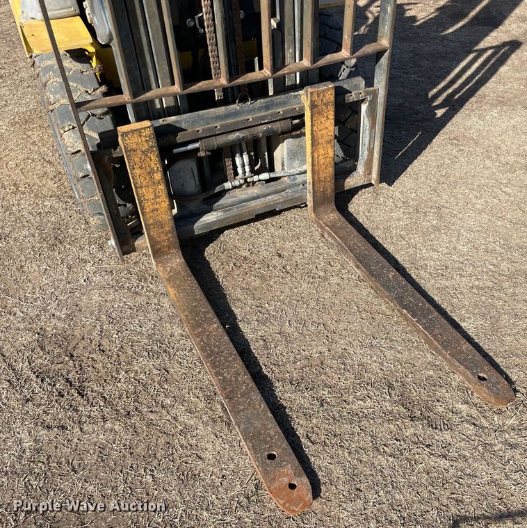 image for item DQ5719 2006 Komatsu FG25T-16  forklift