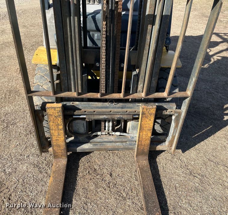 image for item DQ5719 2006 Komatsu FG25T-16  forklift