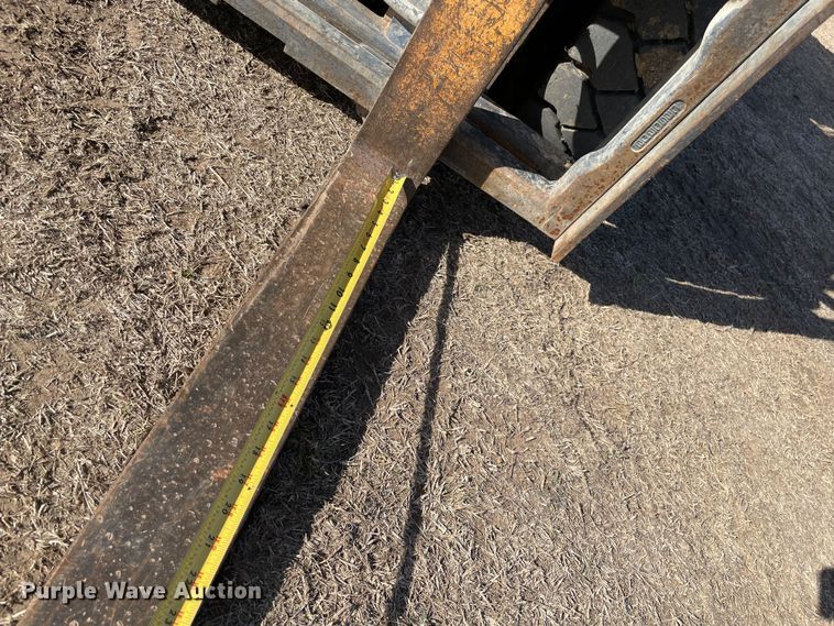 image for item DQ5719 2006 Komatsu FG25T-16  forklift